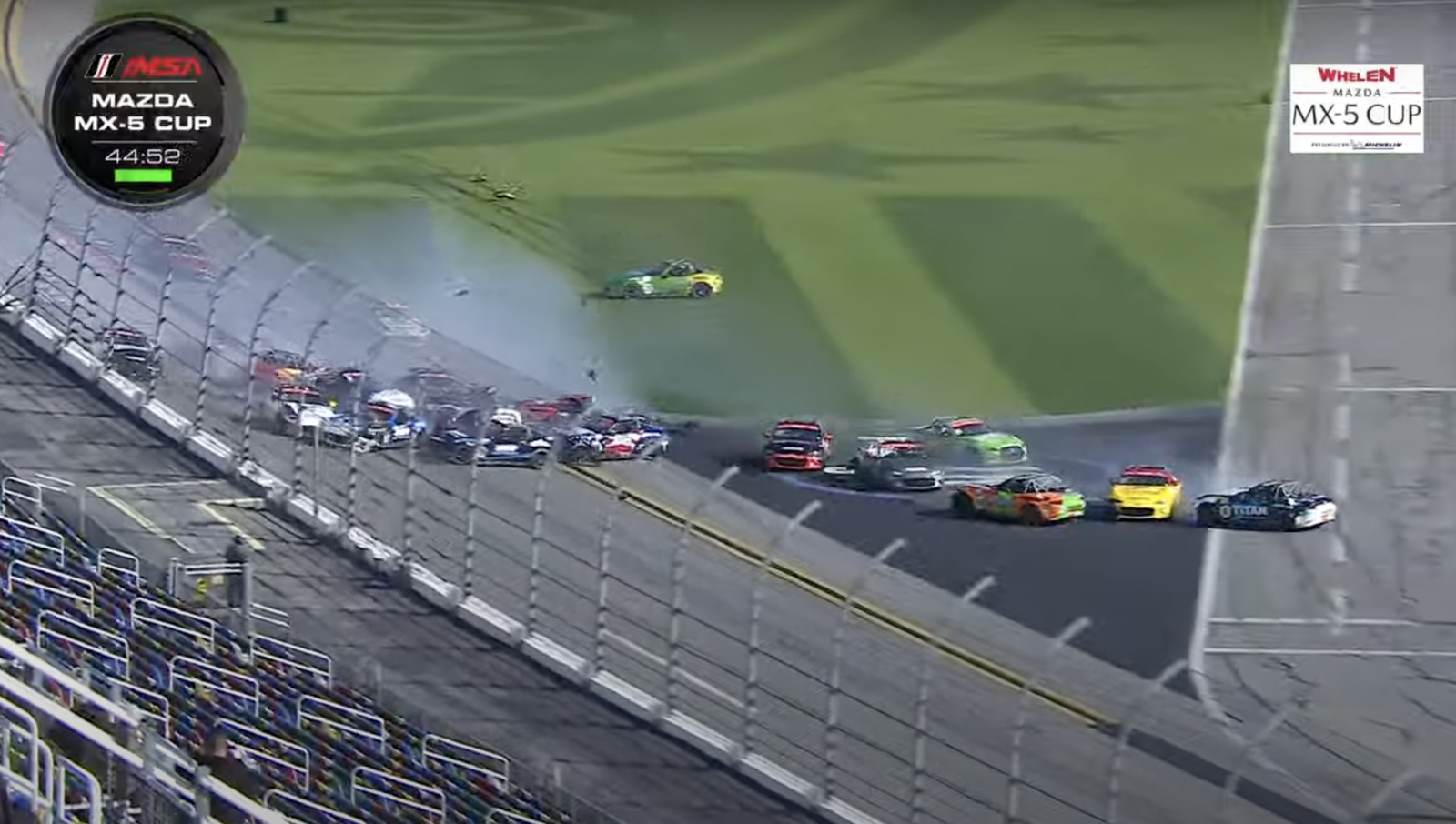 Mazda MX-5 Cup crash